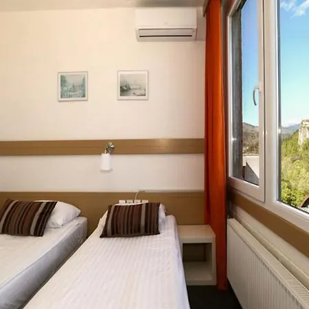 Krim Hotel 3*