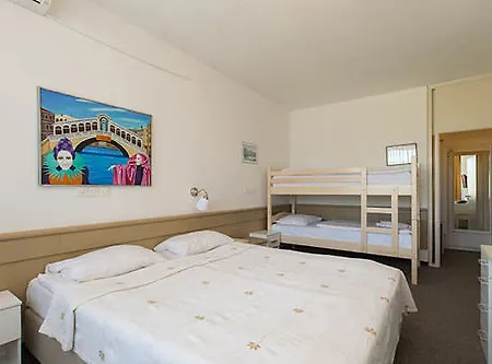 Krim Hotel 3*